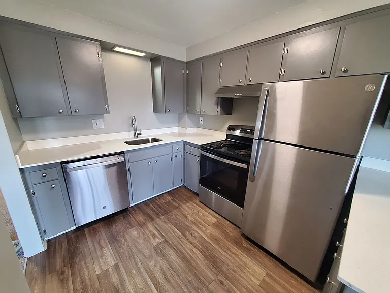 Cortina Apartments — Photo 7