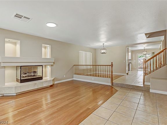 4th image of 10798 Artesia Wells St