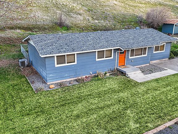 3rd image of 70981 SW Douglas Dr