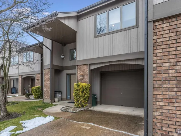 29 Maltese Dr, Fair Lawn, NJ 07410