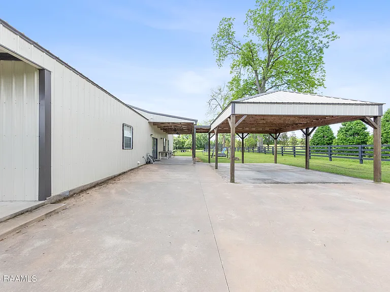1120 E Butcher Switch Rd — Photo 25