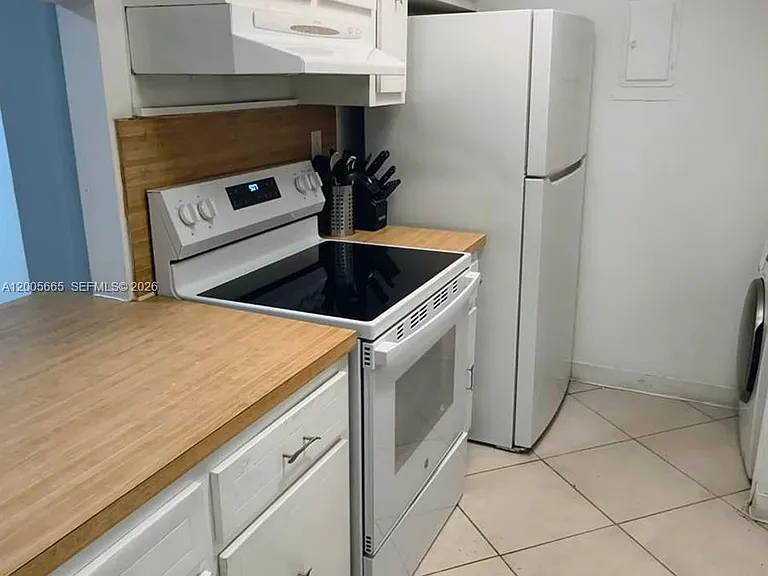 220 Lakeview Dr #203 — Photo 6