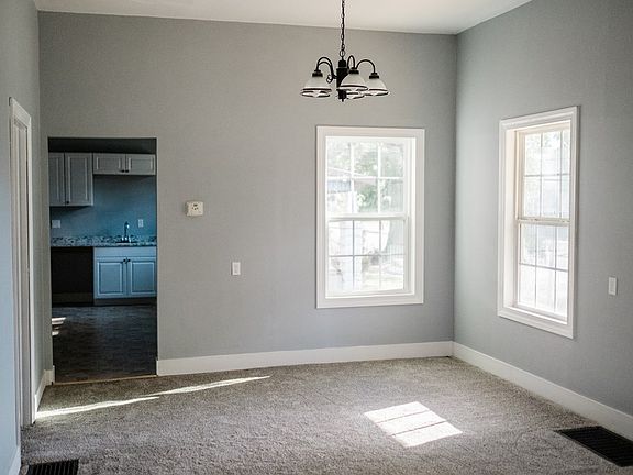 3rd image of 912 N Grand St