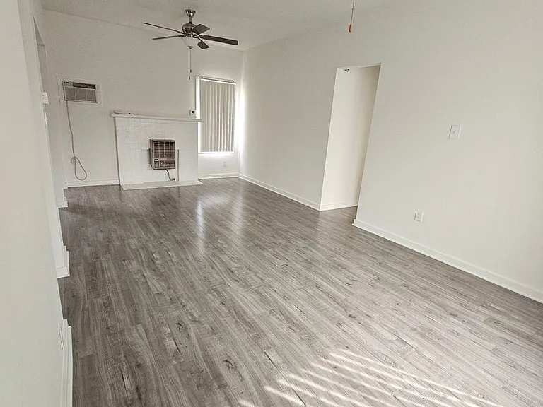 828 S Glendale Ave #11 — Photo 2
