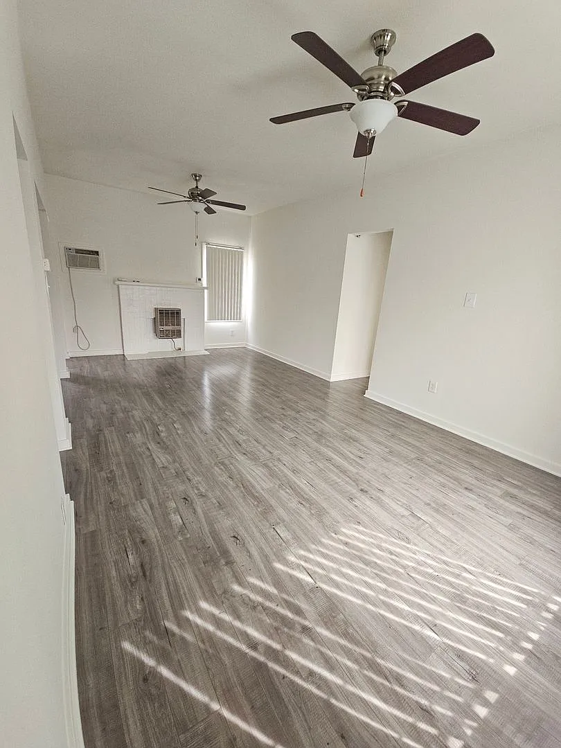 Building Photo - 828 S Glendale Ave #11