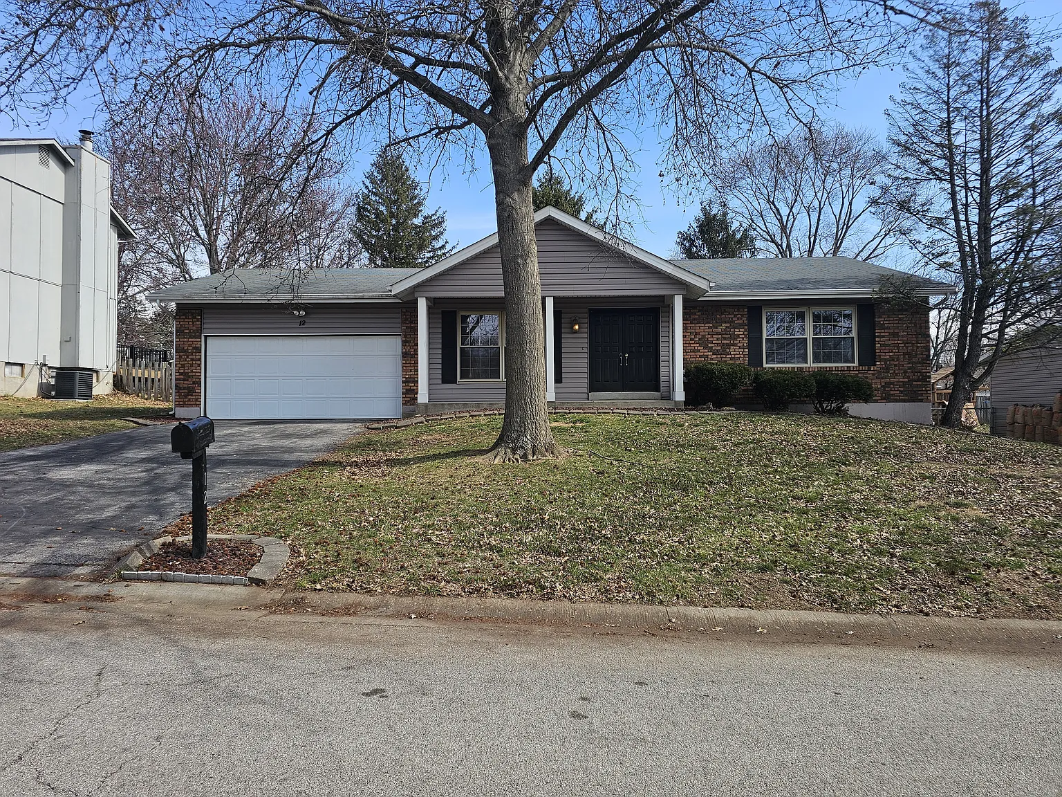 3 bed, 2160 sqft, $2,600 — Photo 1