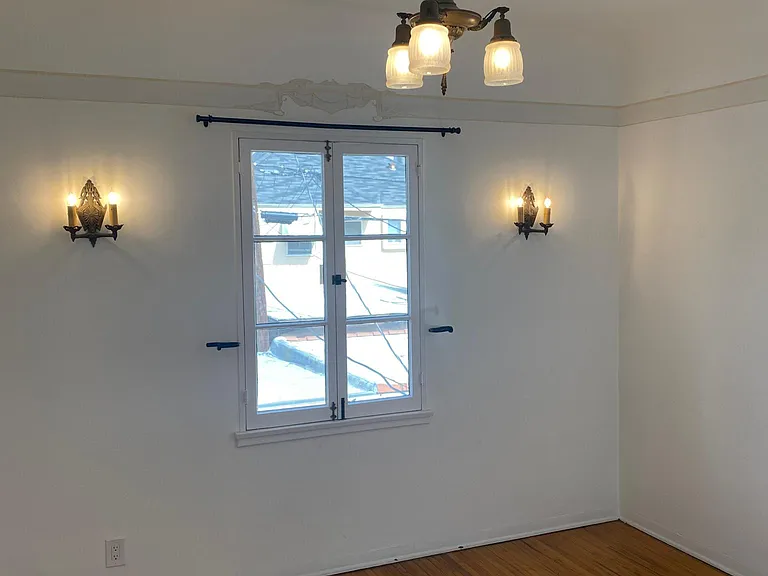 200 S Fuller Ave #2 — Photo 4
