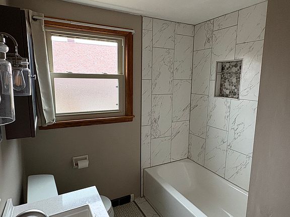 5th image of 3421 E Van Norman Ave #A