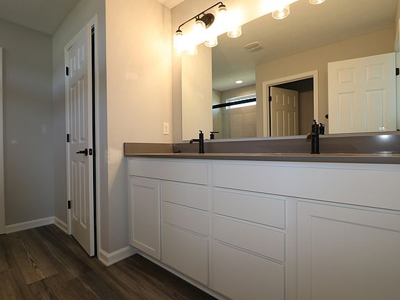 5th image of 6798 Highland Way