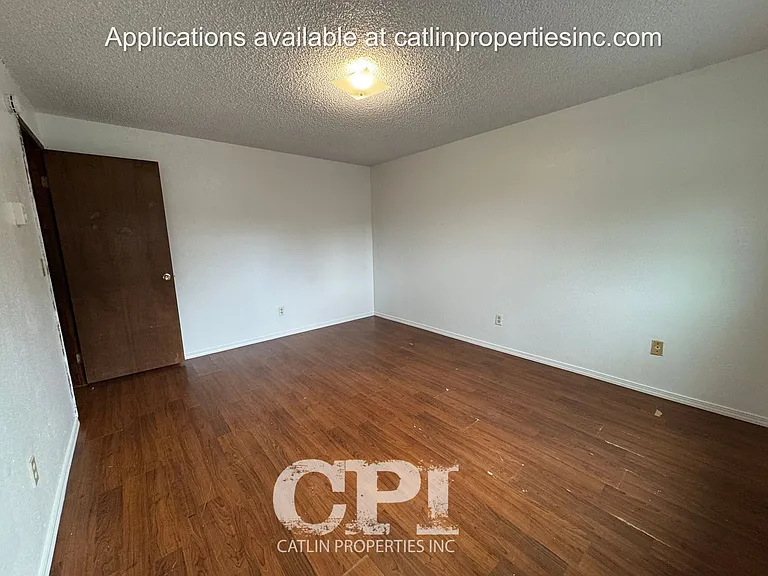 910 8th Ave — Photo 12