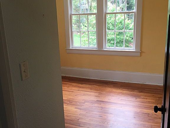 2nd image of 724 Hollywood St