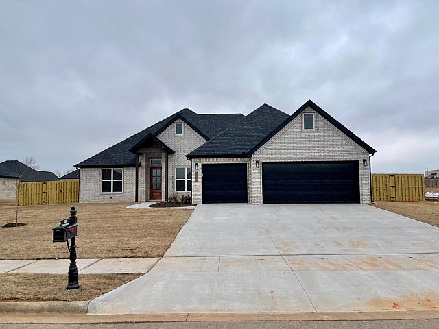1st image of 960 Little Osage Ave