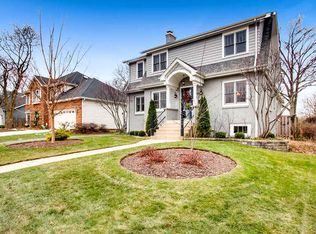 366 Grandview Ave, Glen Ellyn, IL 60137