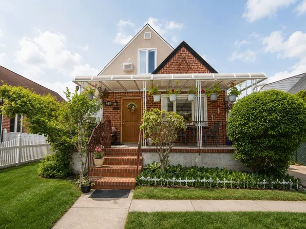 5014 186th St, Fresh Meadows, NY 11365