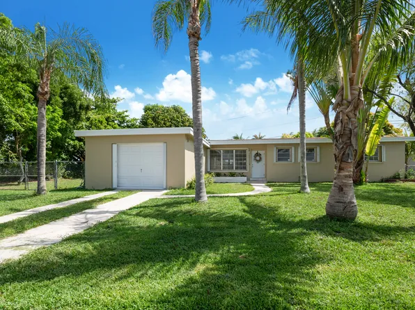 19221 Holiday Rd, Cutler Bay, FL 33157