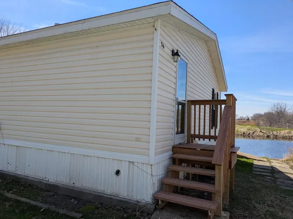 54 Beacon Bay, Lakemoor, IL 60051