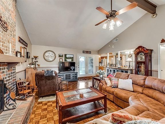 5th image of 2301 Phoenix Dr