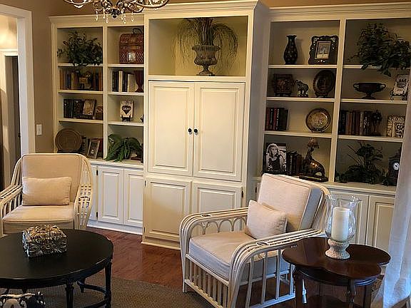 living room w/built in 