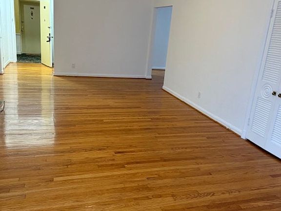 3rd image of 15810 Van Aken Blvd APT 206