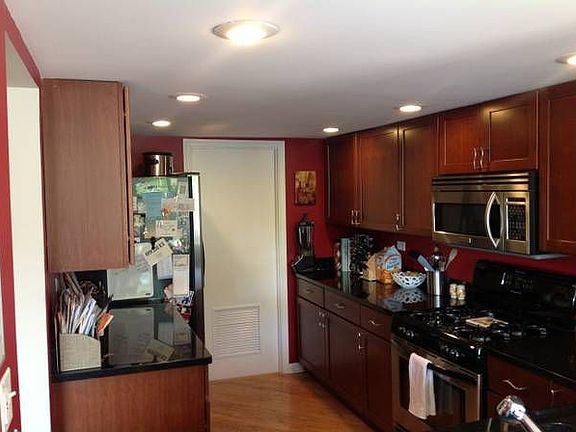 4th image of 2520 N Lincoln Ave #402