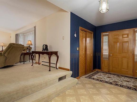 2nd image of 35 Willow Ln