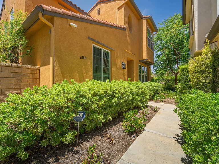 31788 Avenida Del Luna — Photo 2