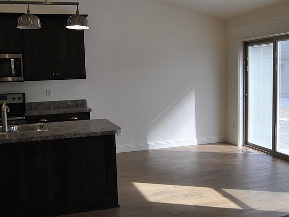 4th image of 3914 E Chalet Dr
