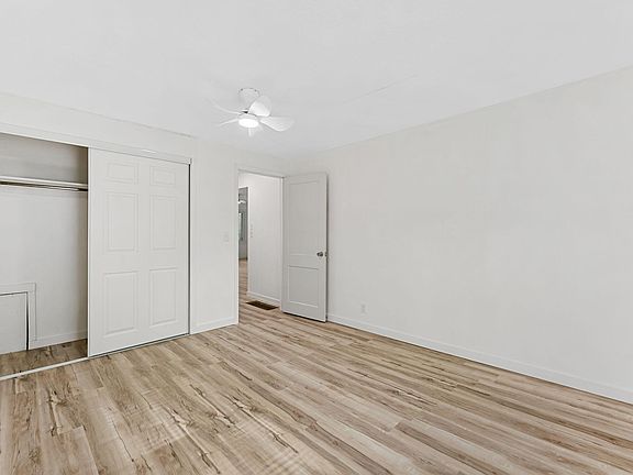 4th image of 610 N Clayton Ave