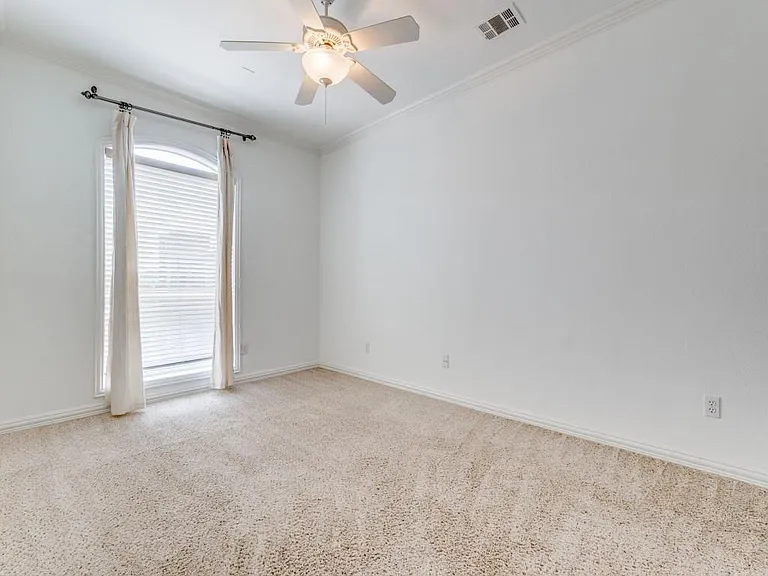 4223 Travis St — Photo 8
