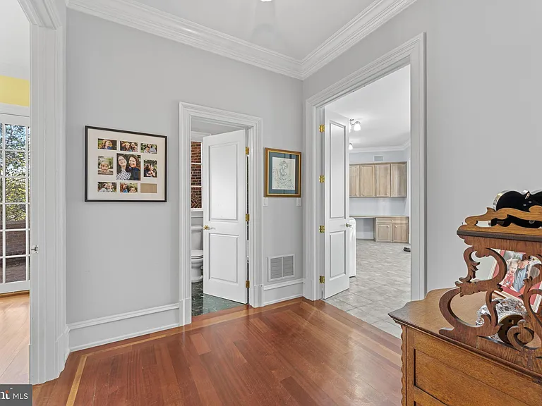 8541 Old Dominion Dr — Photo 30