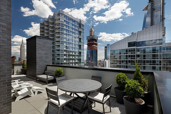 Rented by Greystar | media 9