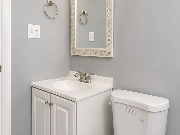 4th image of 504 Homestead Ave #1