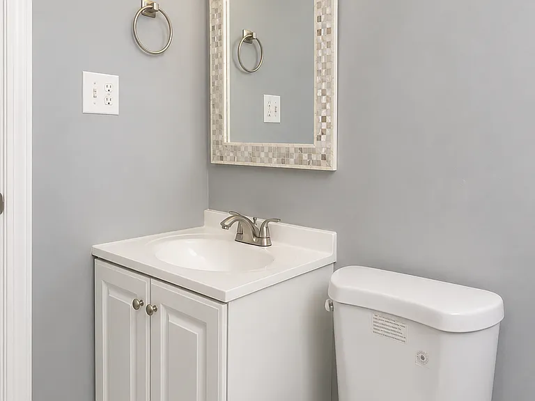 504 Homestead Ave #1 — Photo 4