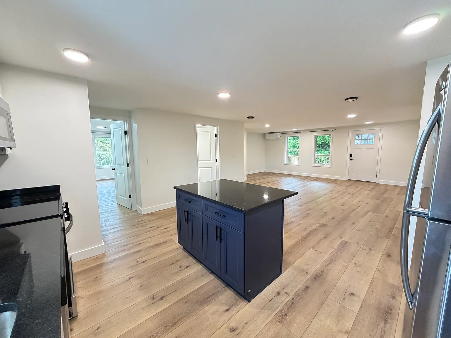3 bed, 1500 sqft, $2,950 — Photo 4