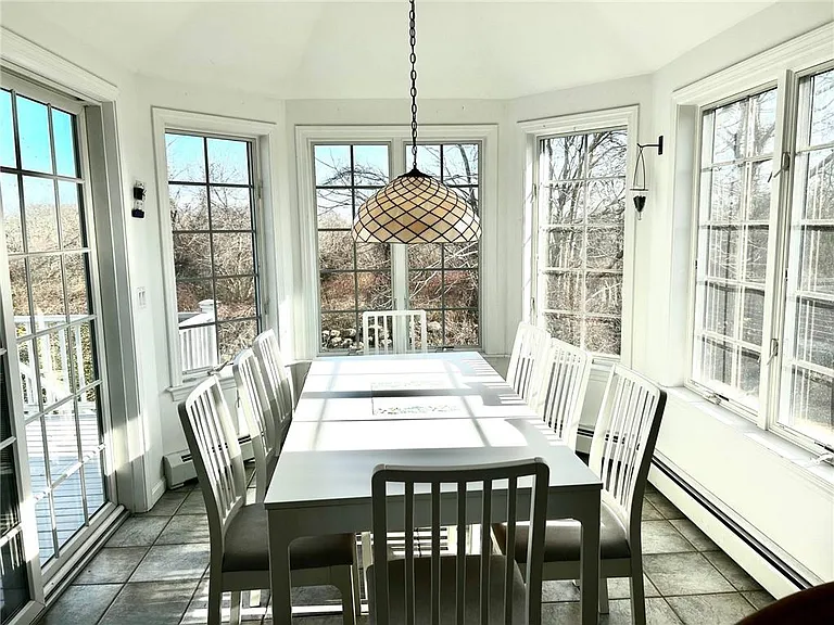 123 Border Ave — Photo 5