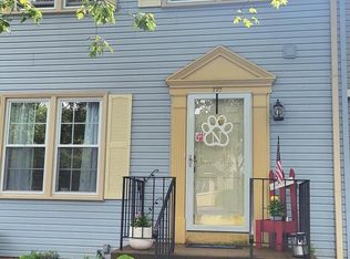 727 Pine Tree Ct, Warrenton, VA 20186
