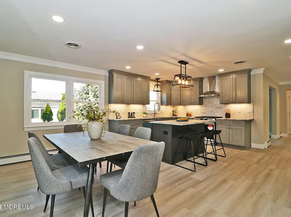 13 Westport Drive, Toms River, NJ 08757