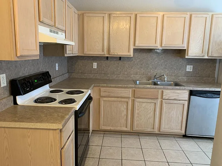 2807 Cantabrian Dr #B — Photo 7