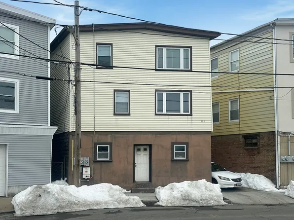 366 Alden St, Fall River, MA 02723