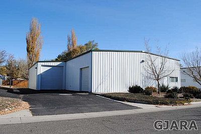 1st image of 584 N Commercial Dr