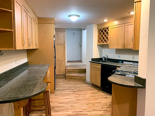 51 Park Dr #B2 Photo 1