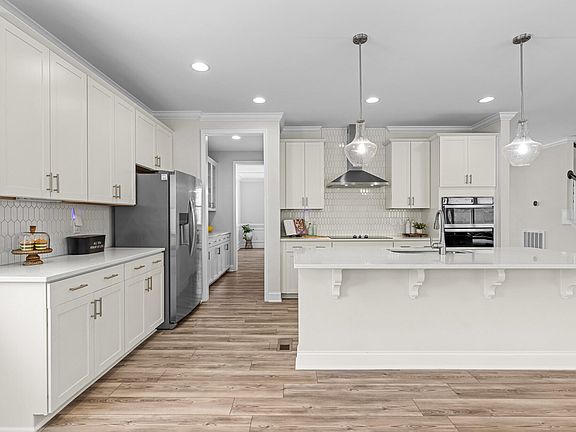 4th image of 6617 Summit Creek Dr