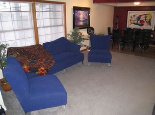 172 Brandywine Ave, Elk Grove Village, IL 60007