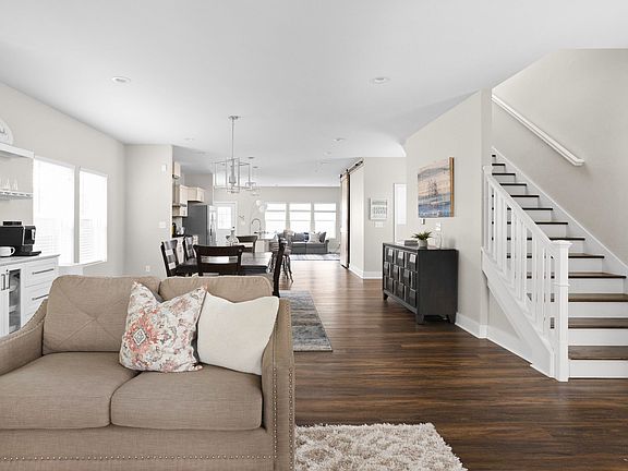3rd image of 1928 N Park Ave