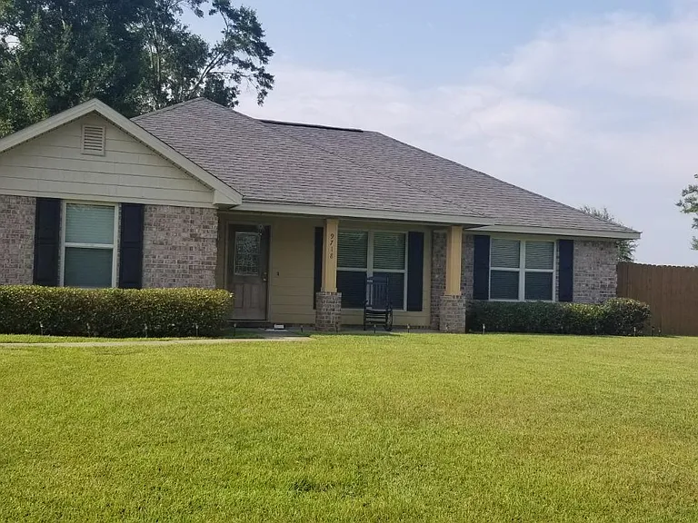 9718 Estate Dr — Photo 1