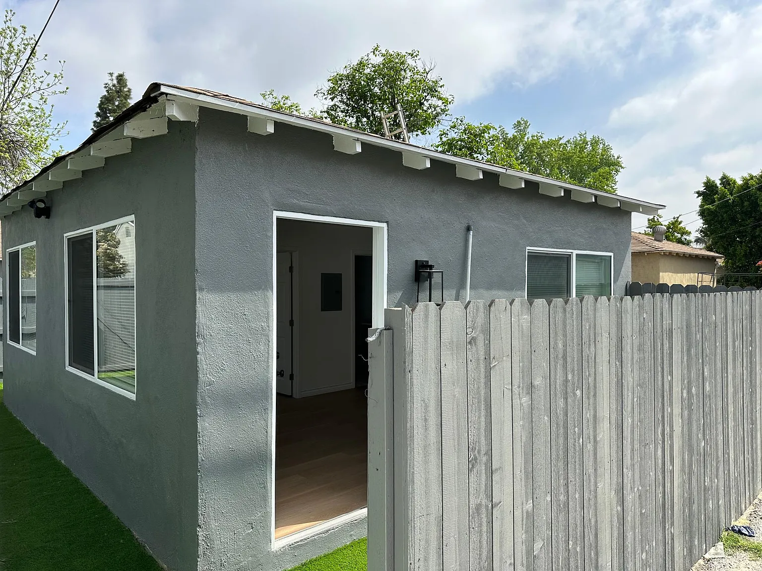 1 bed, 400 sqft, $2,500 — Photo 3