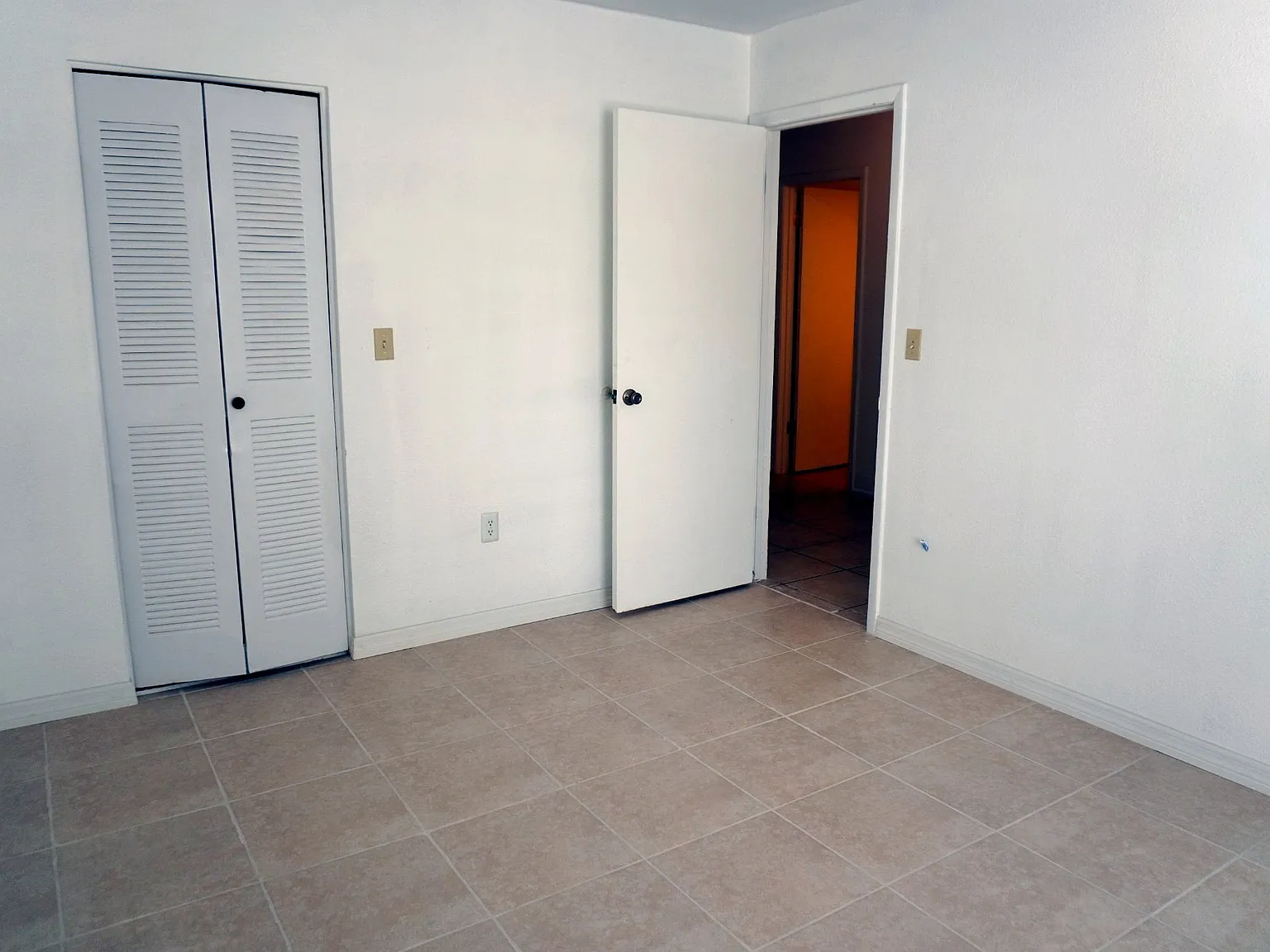 3640 Meriden Avenue - 3 — Photo 2