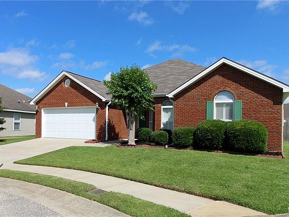 2nd image of 2110 Evergreen Ln