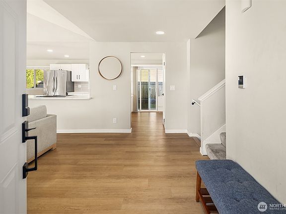 3rd image of 17204 109th Place SE