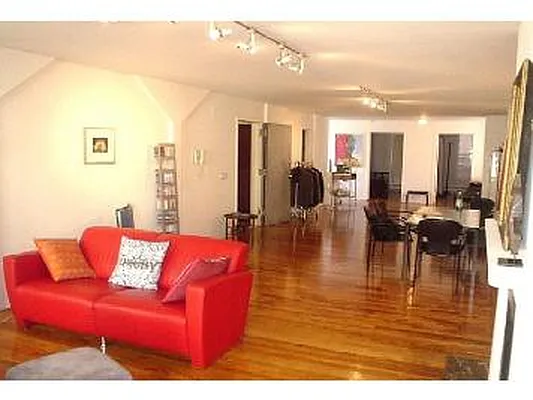 Rented by Corcoran | media 52